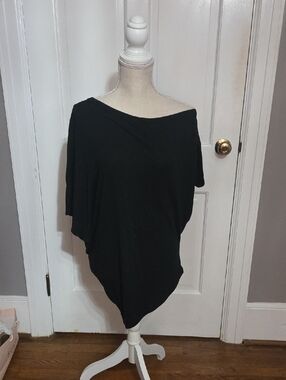 Heimious Black Off-Shoulder Top